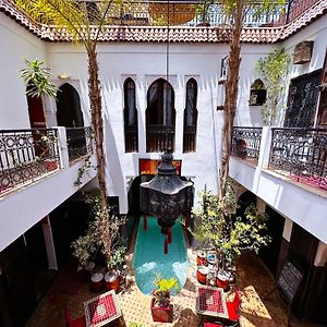 Riad La Porte Rouge By La Siredrah